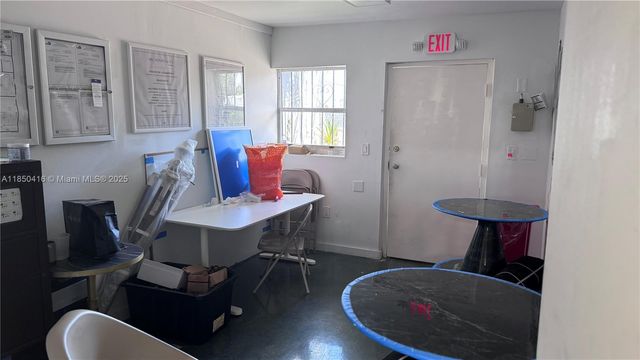 1847 NW 21st St, Miami, FL 33142