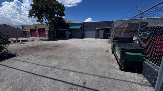 1847 NW 21st St, Miami, FL 33142