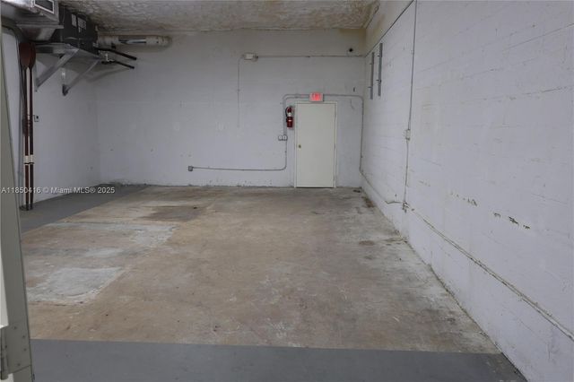 1847 NW 21st St, Miami, FL 33142