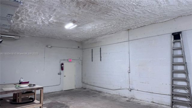 1847 NW 21st St, Miami, FL 33142