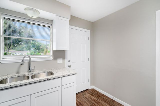 1303 S 2nd Street 4, Conroe, TX 77301