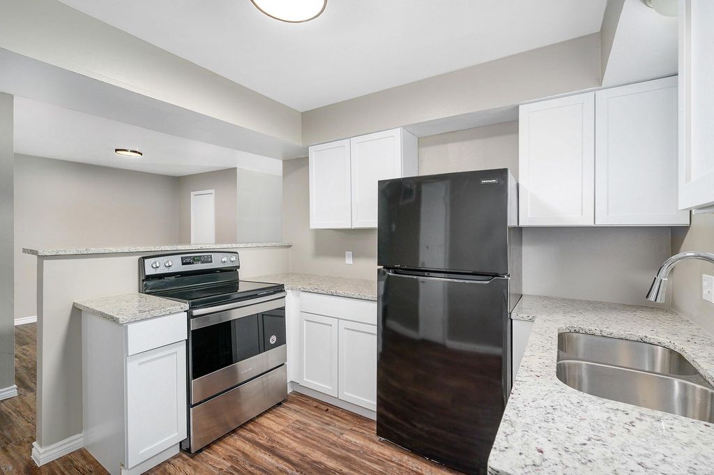 1303 S 2nd Street 4, Conroe, TX 77301