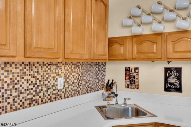 10 Haug St, Union Beach Boro, NJ 07735