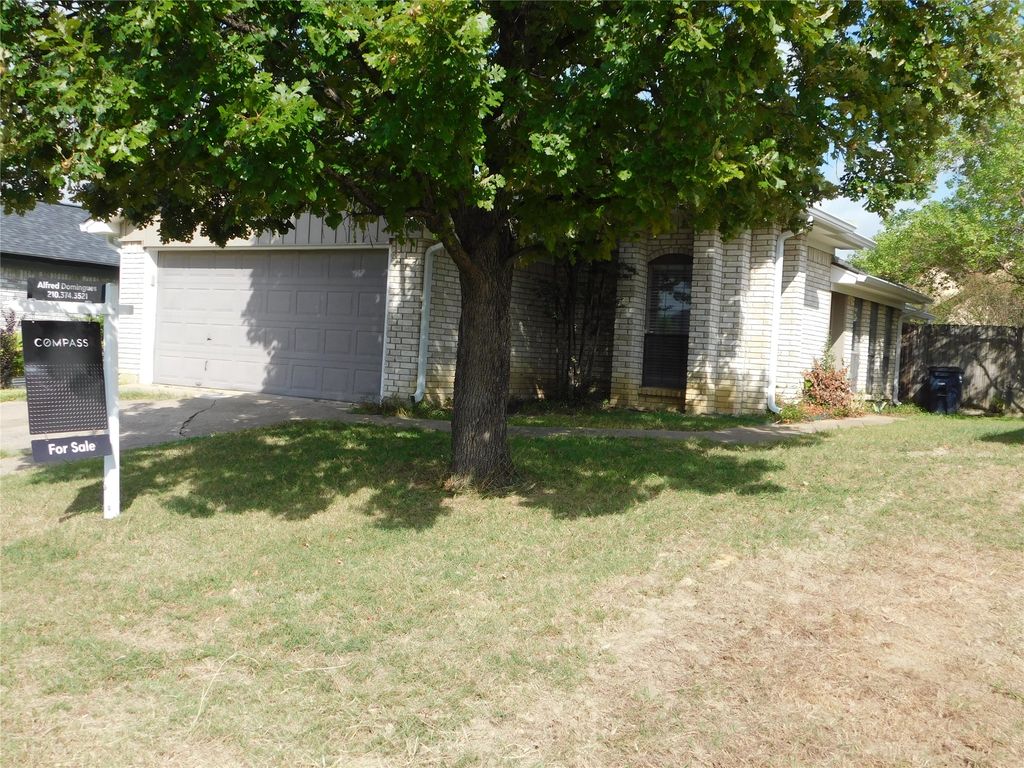 10630 Lone Pine Lane, Fort Worth, TX 76108 — exterior