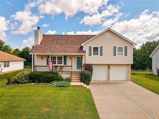 207 Pebblebrook Street, Grain Valley, MO 64029