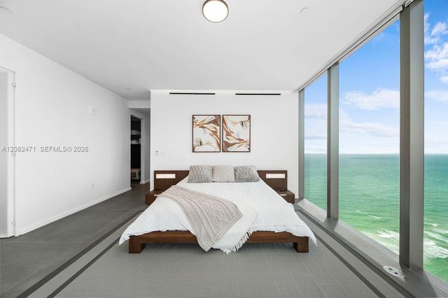 2000 S Ocean Drive 31B, Hallandale Beach, FL 33009