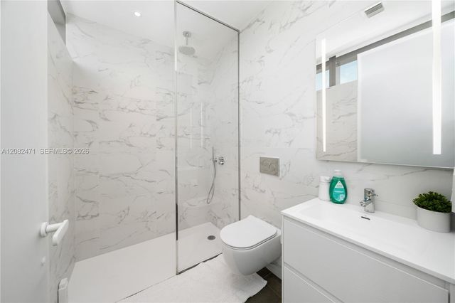 2000 S Ocean Drive 31B, Hallandale Beach, FL 33009