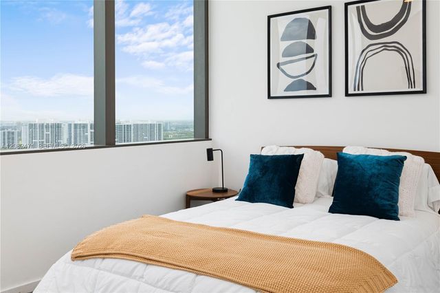 2000 S Ocean Drive 31B, Hallandale Beach, FL 33009