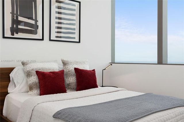2000 S Ocean Drive 31B, Hallandale Beach, FL 33009