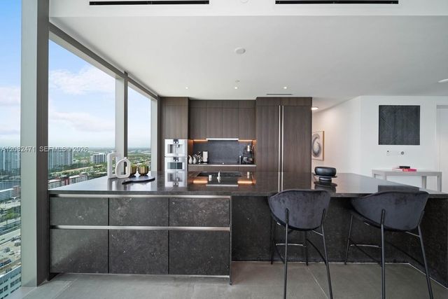 2000 S Ocean Drive 31B, Hallandale Beach, FL 33009
