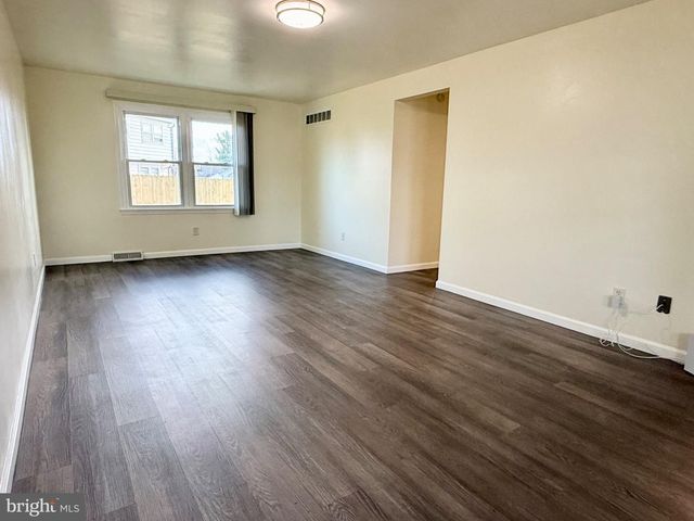 303 OREGON AVE, New Castle, DE 19720