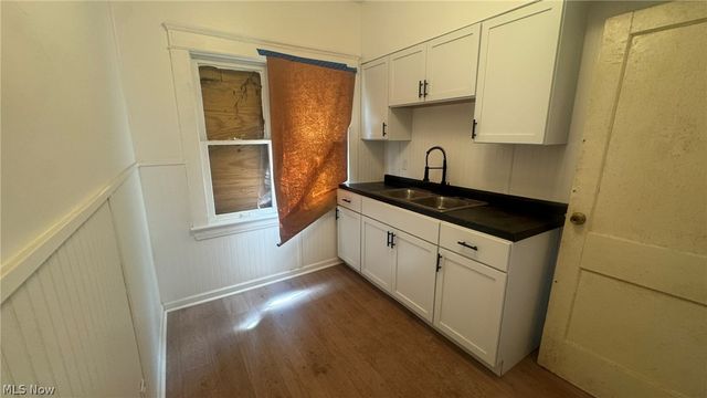 658 E 92 Street, Cleveland, OH 44108