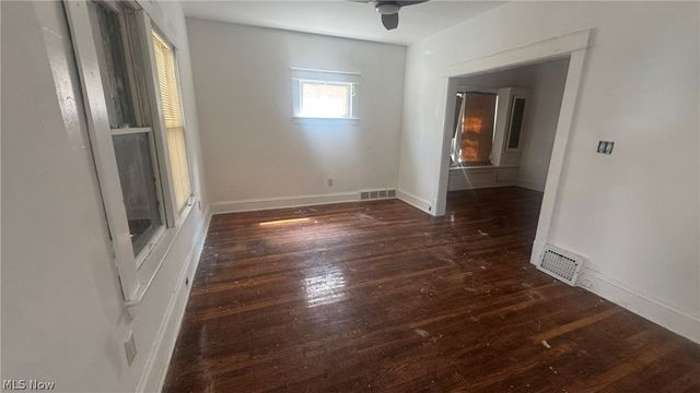 658 E 92 Street, Cleveland, OH 44108