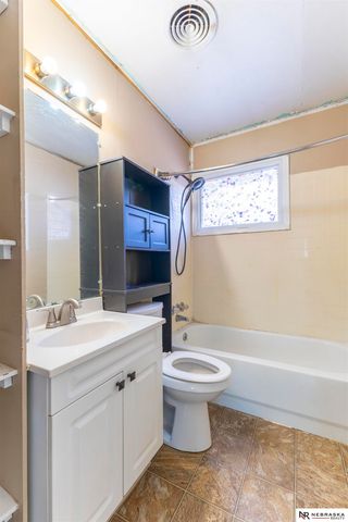 4017 Dunn Avenue, Lincoln, NE 68502