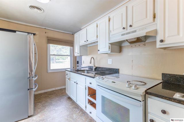 4017 Dunn Avenue, Lincoln, NE 68502