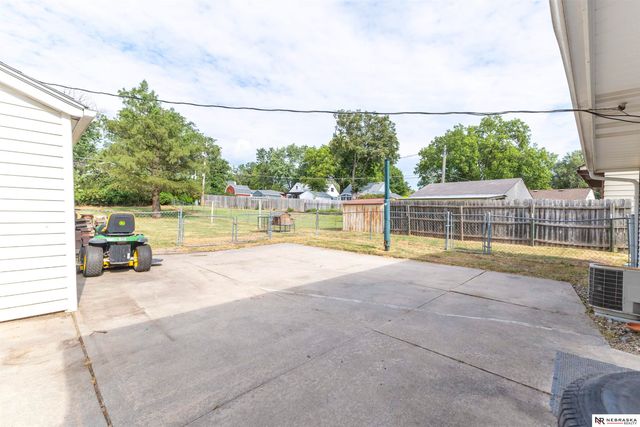 4017 Dunn Avenue, Lincoln, NE 68502