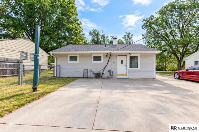 4017 Dunn Avenue, Lincoln, NE 68502
