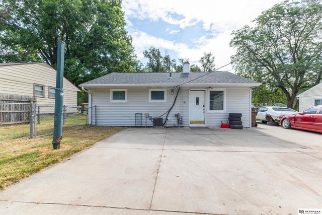 4017 Dunn Avenue, Lincoln, NE 68502