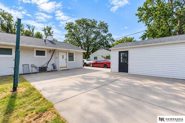 4017 Dunn Avenue, Lincoln, NE 68502
