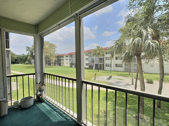 400 S Hollybrook Drive 202, Pembroke Pines, FL 33025
