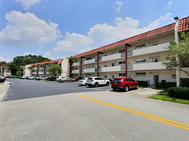 400 S Hollybrook Drive 202, Pembroke Pines, FL 33025