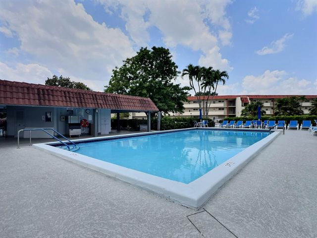 400 S Hollybrook Drive 202, Pembroke Pines, FL 33025