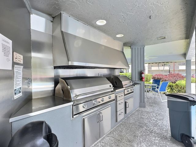 400 S Hollybrook Drive 202, Pembroke Pines, FL 33025