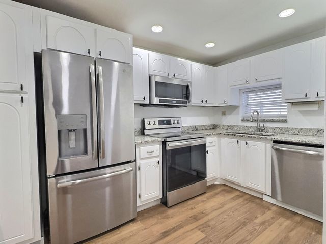 400 S Hollybrook Drive 202, Pembroke Pines, FL 33025