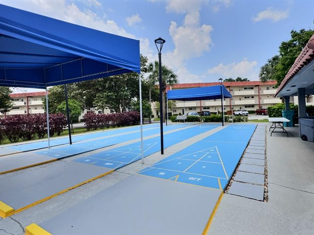 400 S Hollybrook Drive 202, Pembroke Pines, FL 33025
