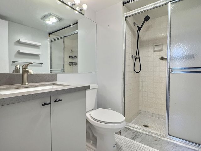 400 S Hollybrook Drive 202, Pembroke Pines, FL 33025