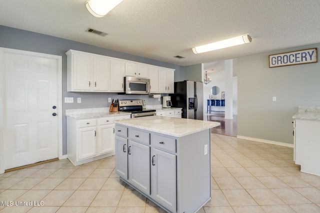3085 Karen Cove, D'iberville, MS 39540