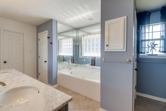 3085 Karen Cove, D'iberville, MS 39540