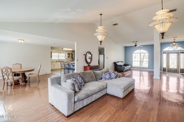 3085 Karen Cove, D'iberville, MS 39540