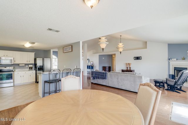 3085 Karen Cove, D'iberville, MS 39540