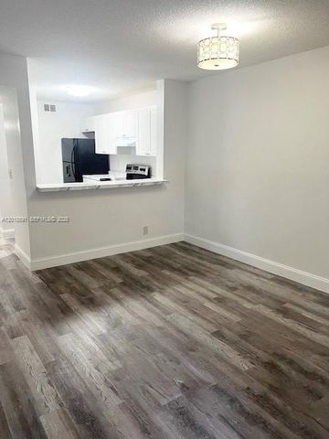 10709 Cleary Blvd 211, Plantation, FL 33324