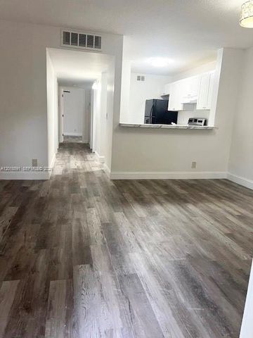 10709 Cleary Blvd 211, Plantation, FL 33324
