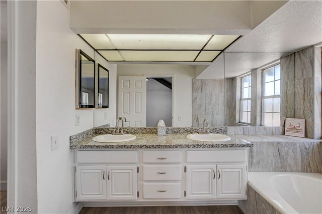 4049 Chalfont Court, Las Vegas, NV 89121