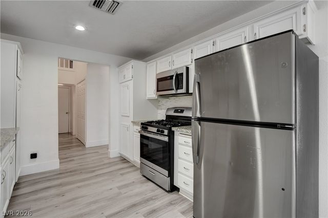 4049 Chalfont Court, Las Vegas, NV 89121
