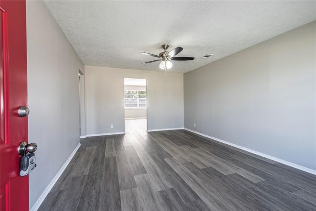 7305 Carver Avenue, Texas City, TX 77591