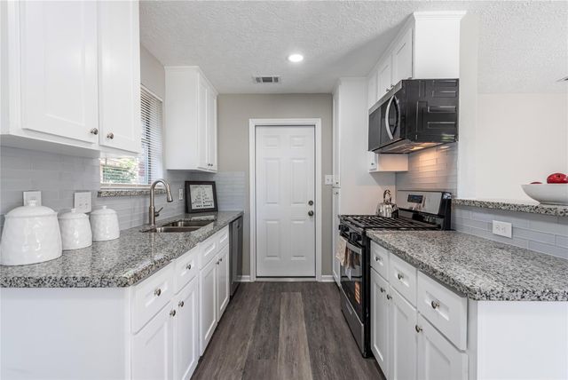 7305 Carver Avenue, Texas City, TX 77591