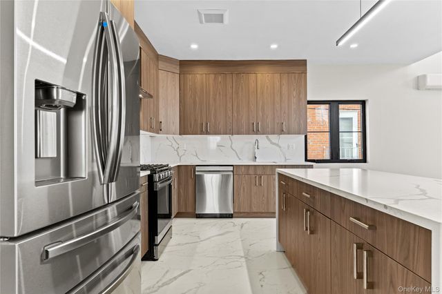 75-31 175th Street, Fresh Meadows, NY 11366