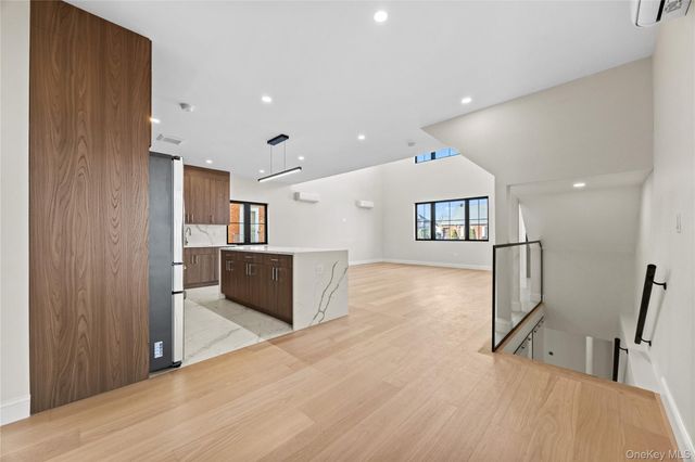 75-31 175th Street, Fresh Meadows, NY 11366