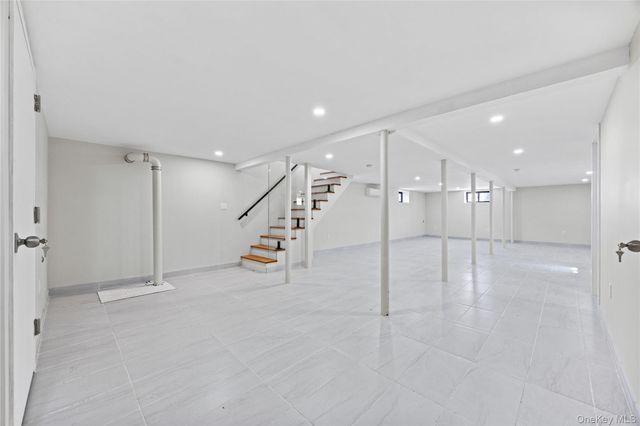 75-31 175th Street, Fresh Meadows, NY 11366