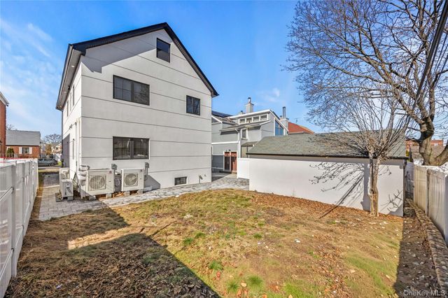 75-31 175th Street, Fresh Meadows, NY 11366