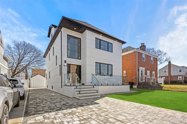 75-31 175th Street, Fresh Meadows, NY 11366