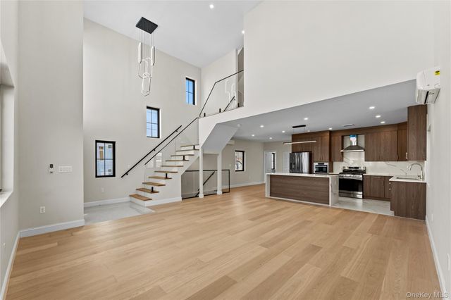 75-31 175th Street, Fresh Meadows, NY 11366