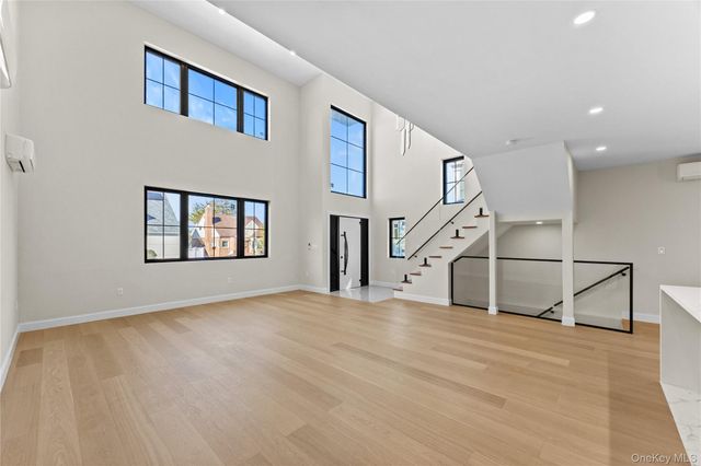 75-31 175th Street, Fresh Meadows, NY 11366