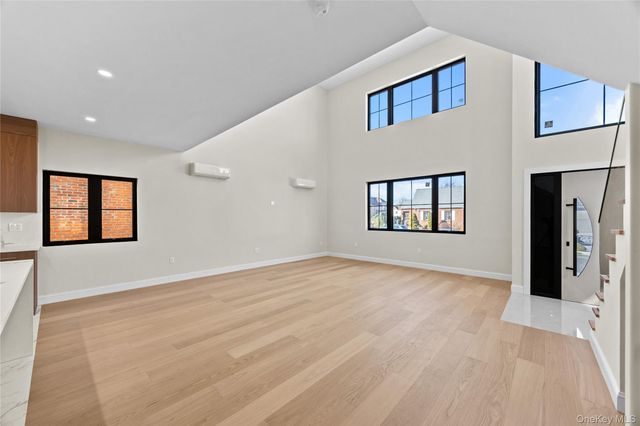 75-31 175th Street, Fresh Meadows, NY 11366