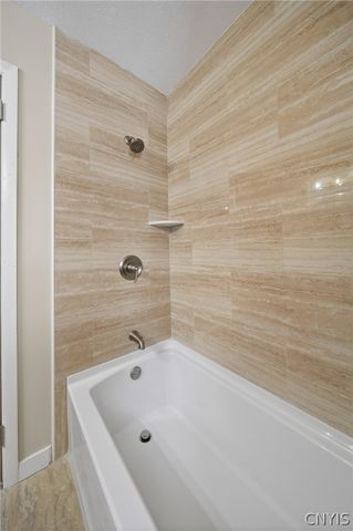 5887 Sutton Drive, Cicero, NY 13039