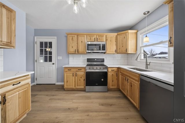 5887 Sutton Drive, Cicero, NY 13039